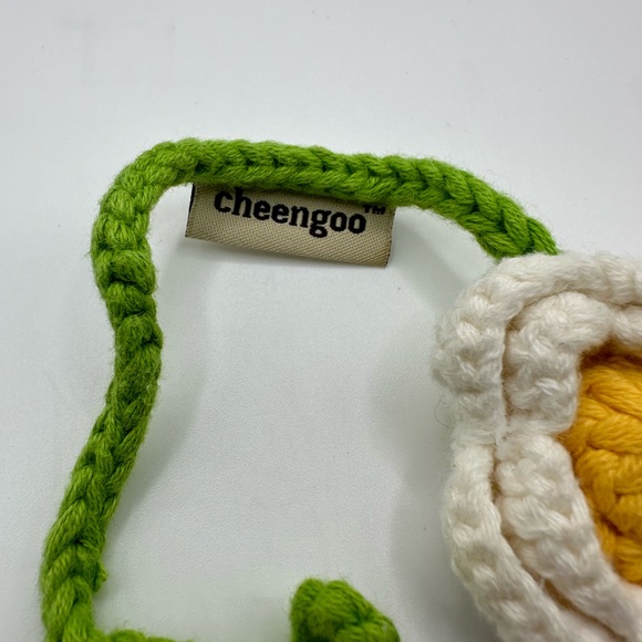 FLOWER CROCHET BABY GIRL PACIFIER HOLDER - Picture 4 of 5